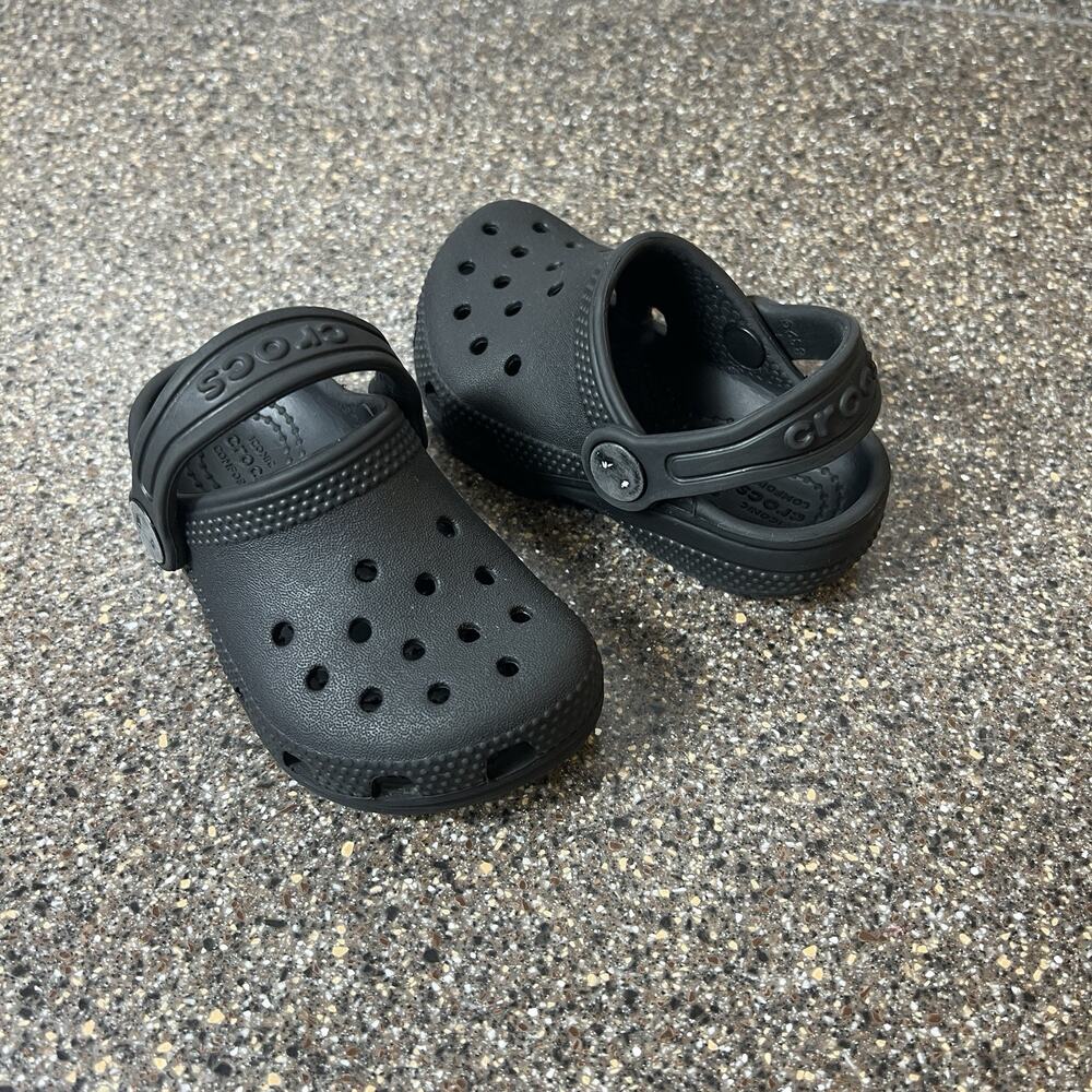 Crocs Iconic Comfort Toddler Little Kids Size 6 Black Clogs Mules Slip On Casual